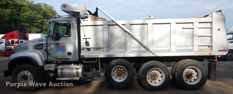 image for item KU9360 2004 Mack Granite  dump truck