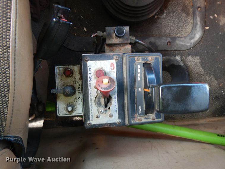 image for item KU9360 2004 Mack Granite  dump truck