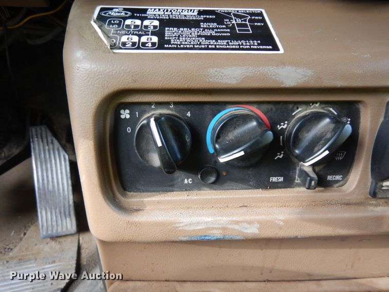 image for item KU9360 2004 Mack Granite  dump truck