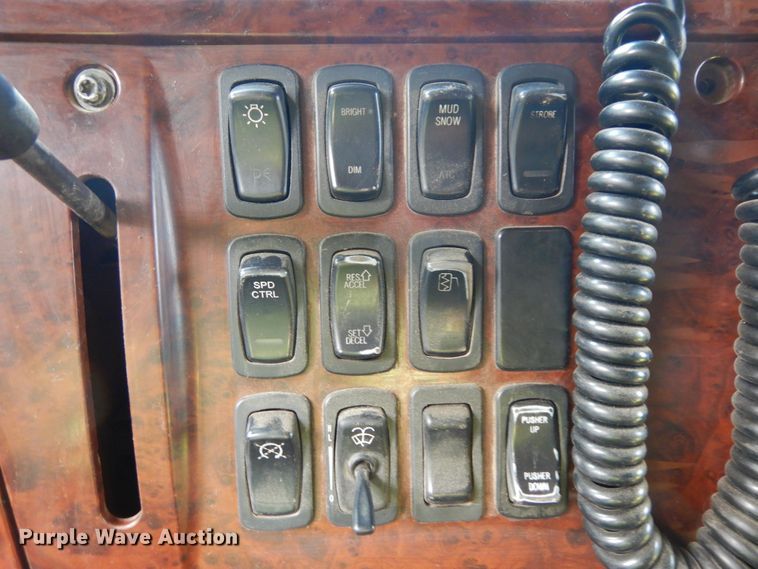 image for item KU9360 2004 Mack Granite  dump truck