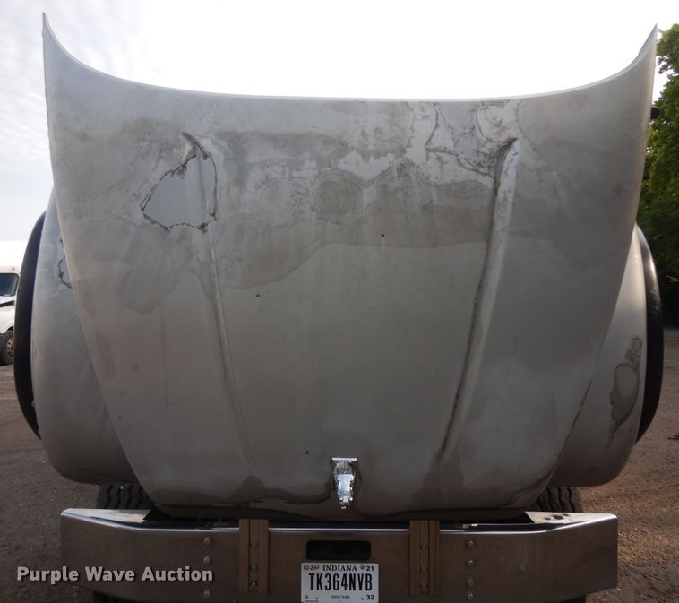 image for item KU9360 2004 Mack Granite  dump truck