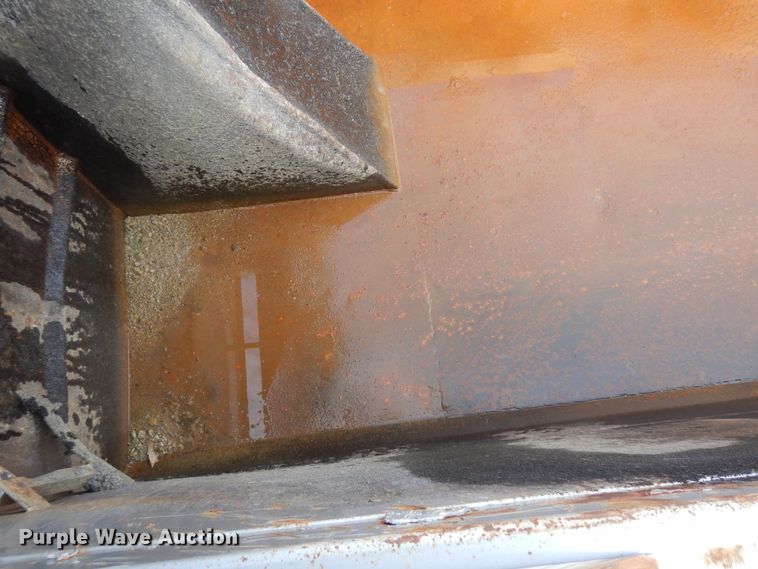 image for item KU9360 2004 Mack Granite  dump truck