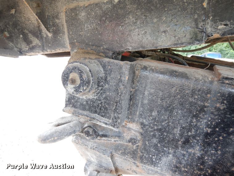 image for item KU9360 2004 Mack Granite  dump truck