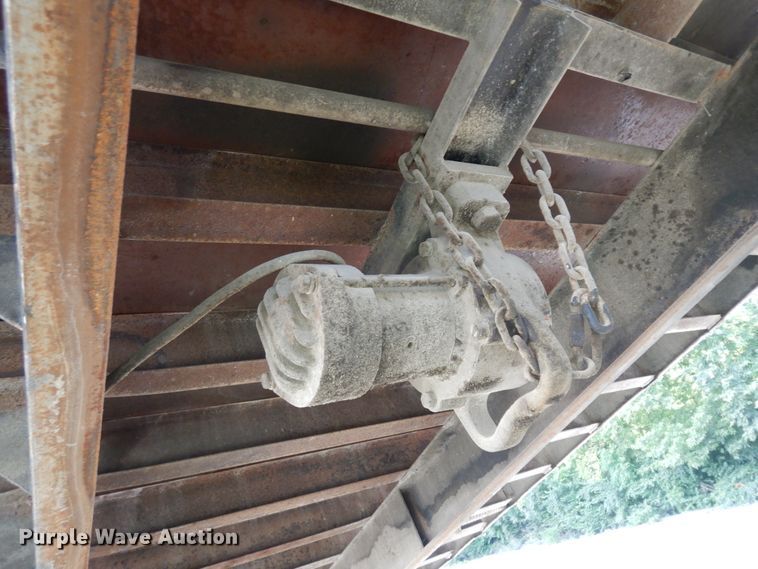 image for item KU9360 2004 Mack Granite  dump truck