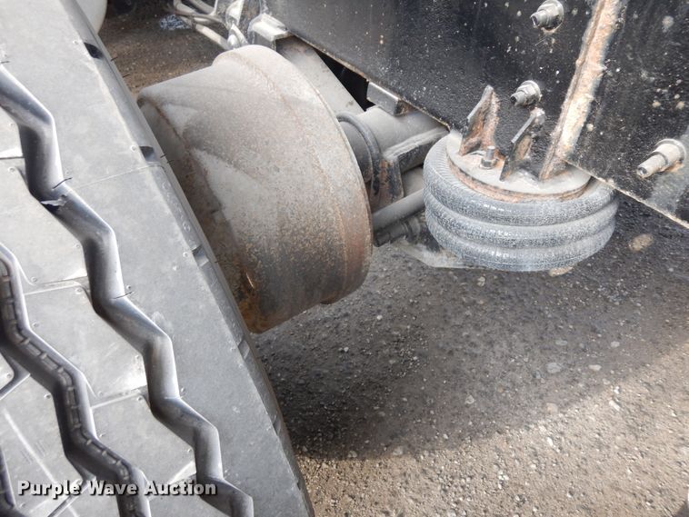 image for item KU9360 2004 Mack Granite  dump truck