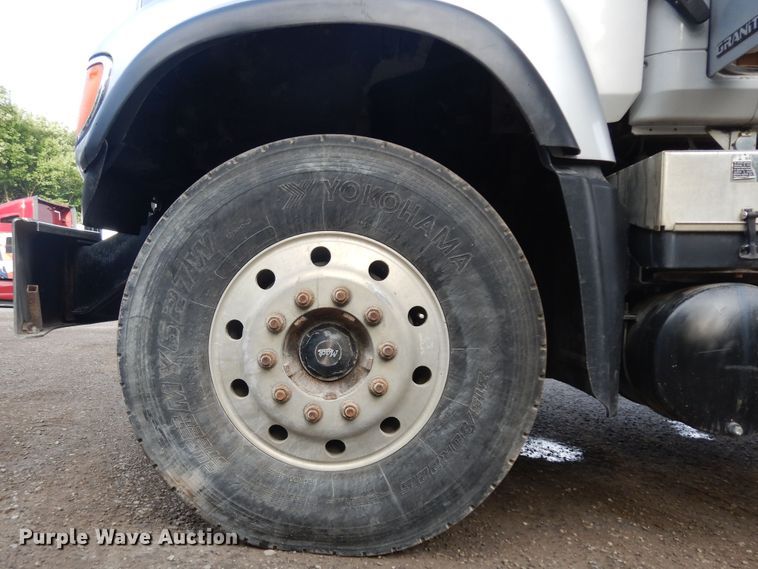 image for item KU9360 2004 Mack Granite  dump truck