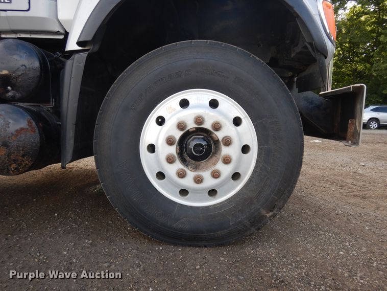 image for item KU9360 2004 Mack Granite  dump truck