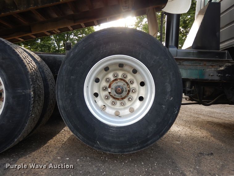 image for item KU9360 2004 Mack Granite  dump truck