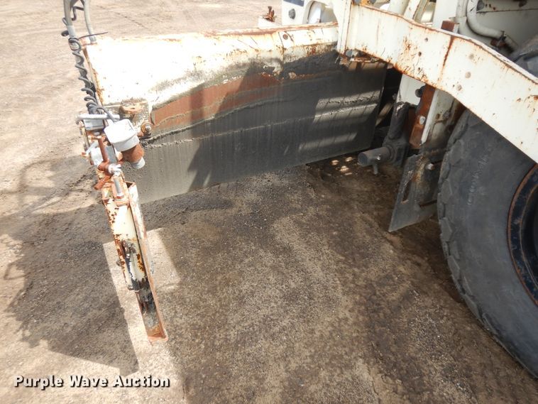 image for item KU9362 Cedarapids CR451  paver