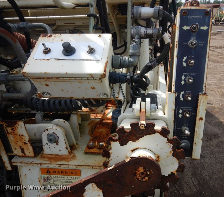 image for item KU9362 Cedarapids CR451  paver