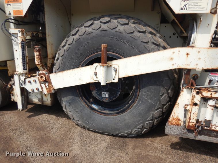 image for item KU9362 Cedarapids CR451  paver