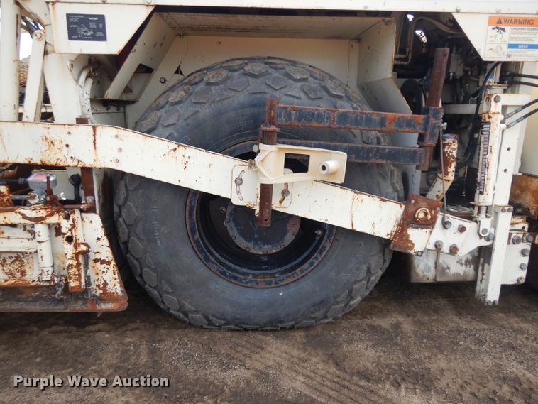 image for item KU9362 Cedarapids CR451  paver