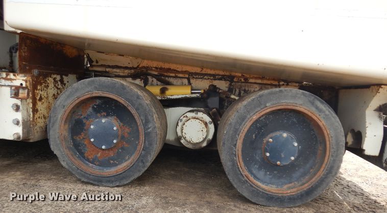 image for item KU9362 Cedarapids CR451  paver