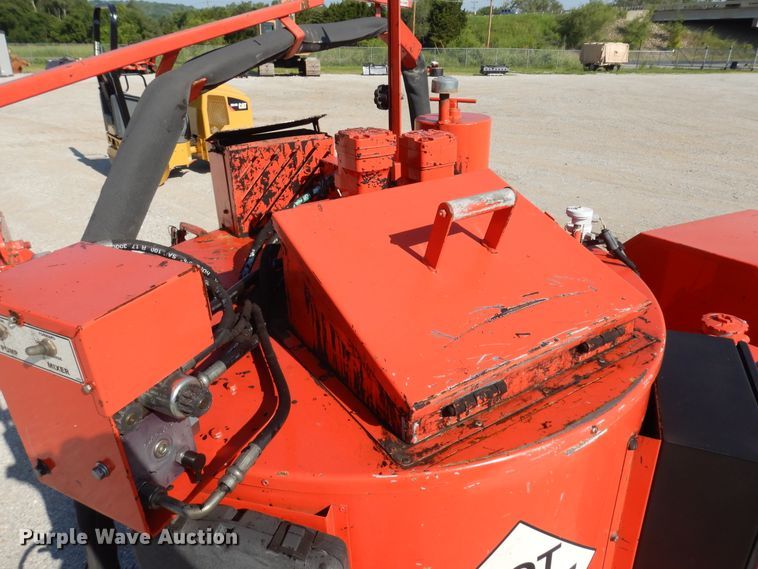 image for item KU9388 2010 Crafco SS125  melter/applicator