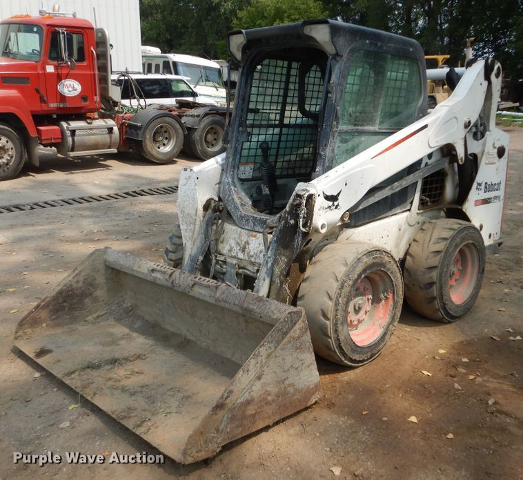 image for item KV9225 2015 Bobcat S590  skid steer loader