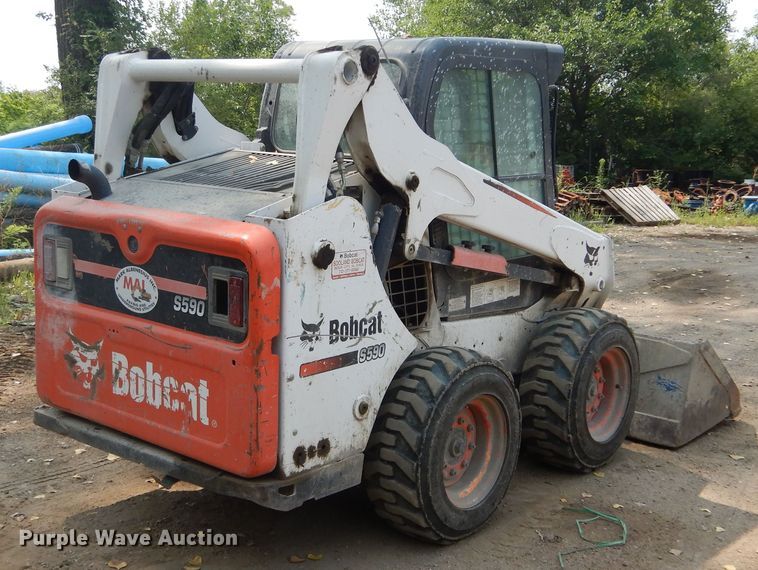 image for item KV9225 2015 Bobcat S590  skid steer loader