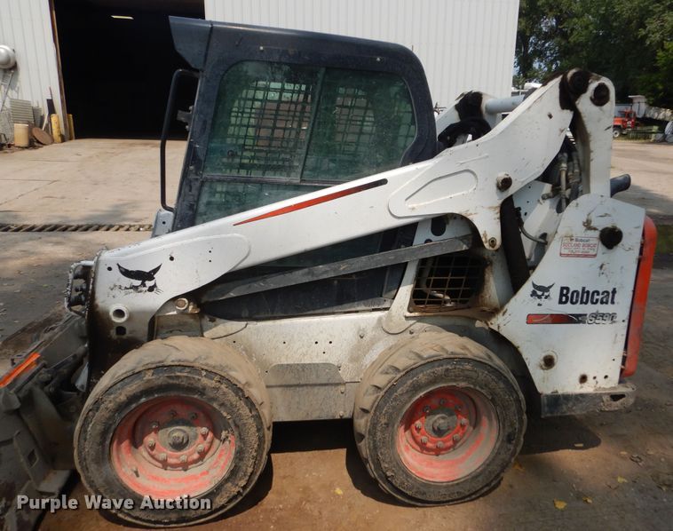 image for item KV9225 2015 Bobcat S590  skid steer loader