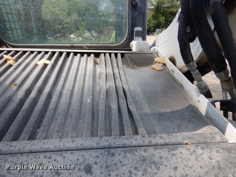 image for item KV9225 2015 Bobcat S590  skid steer loader