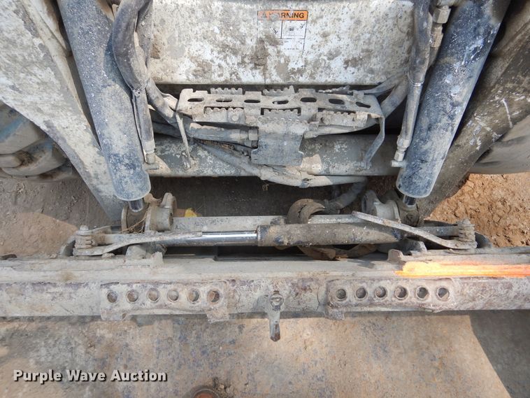 image for item KV9225 2015 Bobcat S590  skid steer loader