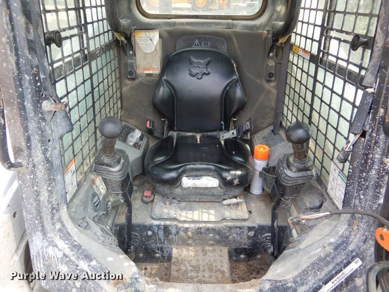 image for item KV9225 2015 Bobcat S590  skid steer loader