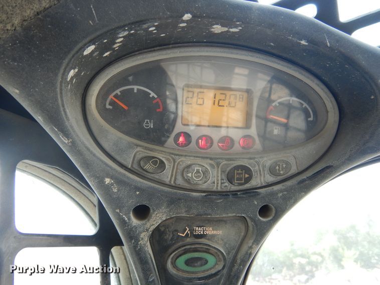 image for item KV9225 2015 Bobcat S590  skid steer loader