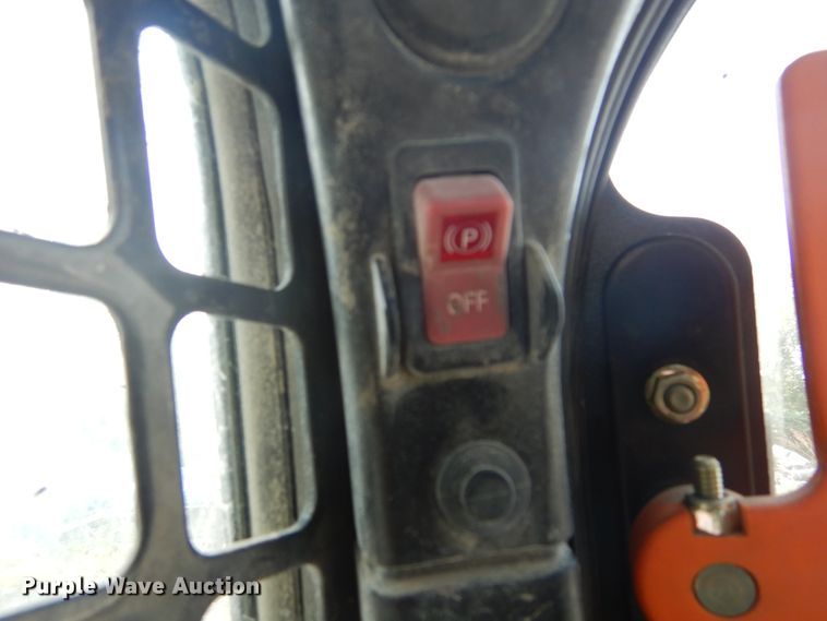 image for item KV9225 2015 Bobcat S590  skid steer loader