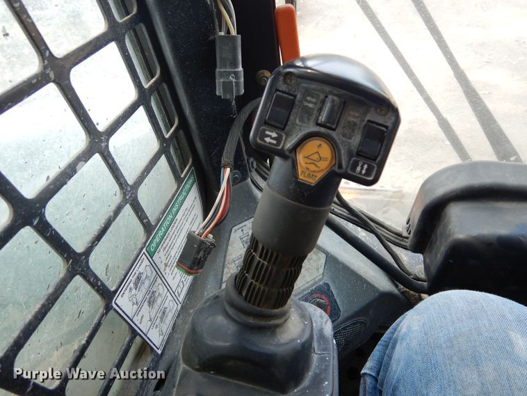 image for item KV9225 2015 Bobcat S590  skid steer loader