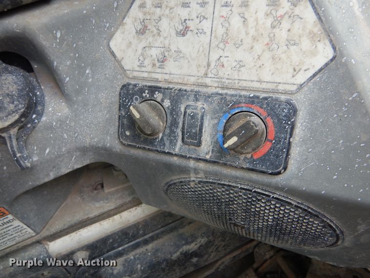 image for item KV9225 2015 Bobcat S590  skid steer loader