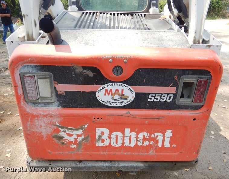 image for item KV9225 2015 Bobcat S590  skid steer loader