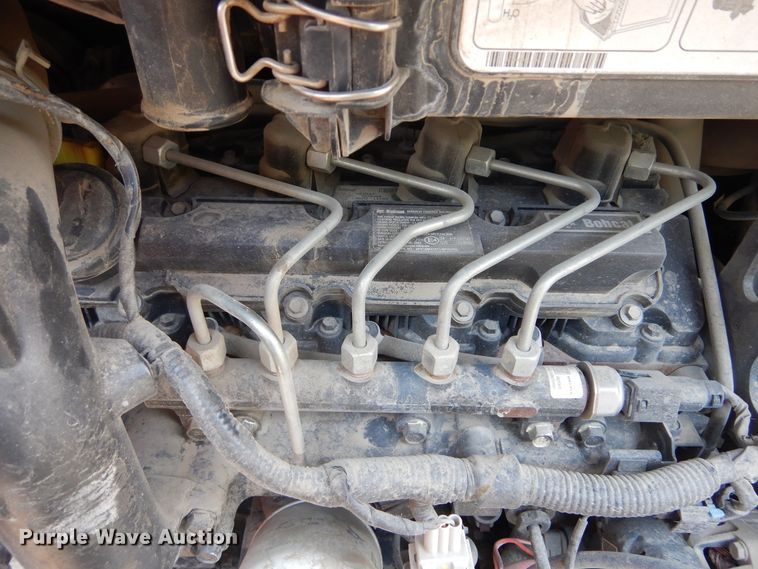 image for item KV9225 2015 Bobcat S590  skid steer loader