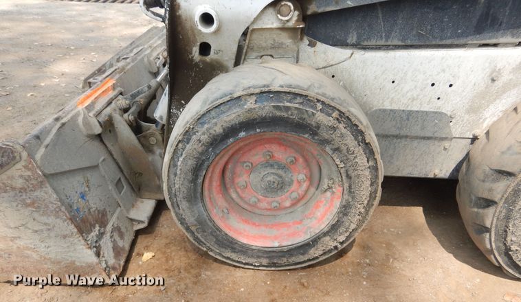 image for item KV9225 2015 Bobcat S590  skid steer loader