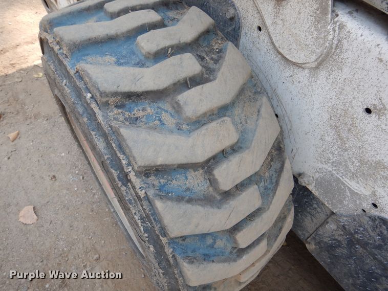 image for item KV9225 2015 Bobcat S590  skid steer loader