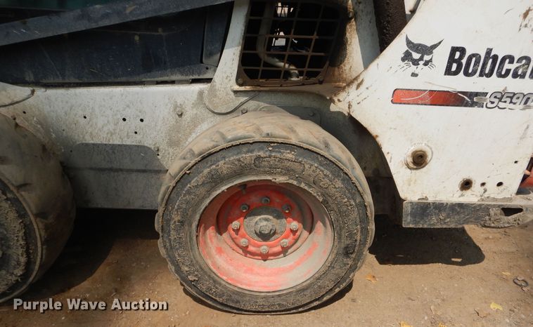 image for item KV9225 2015 Bobcat S590  skid steer loader