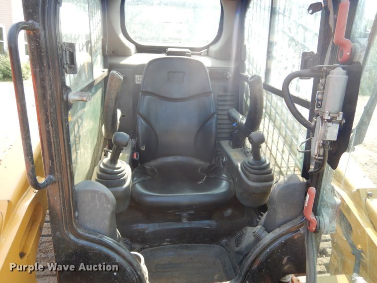 image for item KV9228 2015 Caterpillar 289D  tracked skid steer loader