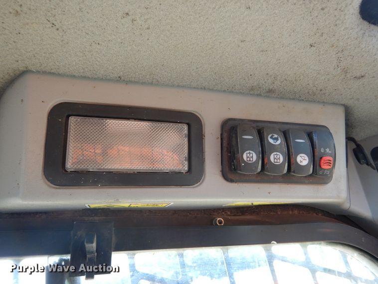 image for item KV9228 2015 Caterpillar 289D  tracked skid steer loader