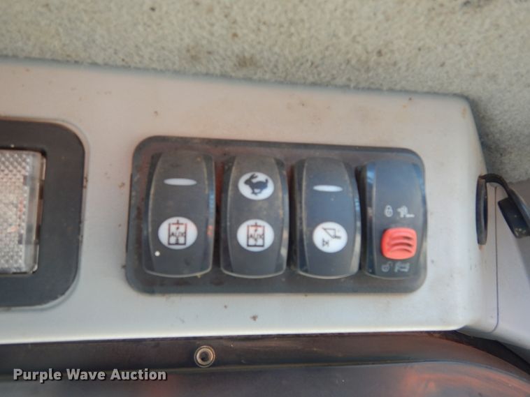 image for item KV9228 2015 Caterpillar 289D  tracked skid steer loader