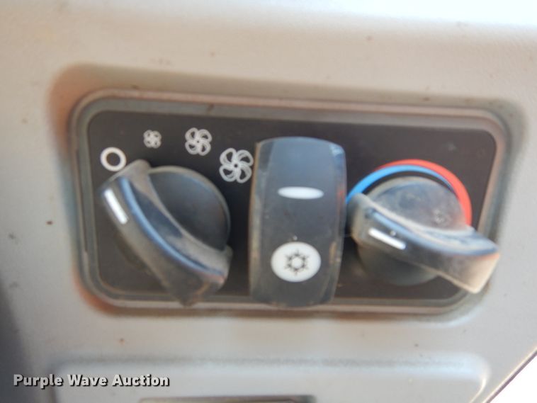 image for item KV9228 2015 Caterpillar 289D  tracked skid steer loader