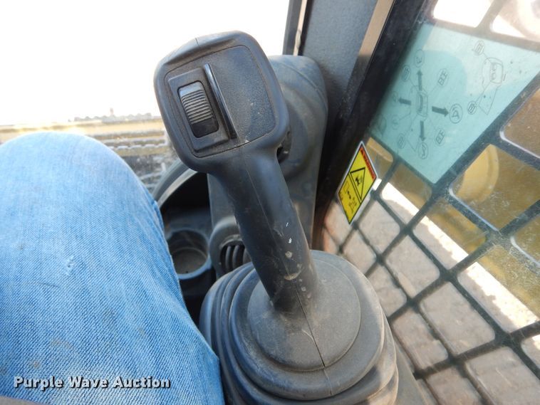 image for item KV9228 2015 Caterpillar 289D  tracked skid steer loader