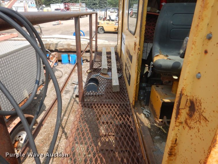 image for item KV9232 American 4260  crawler crane