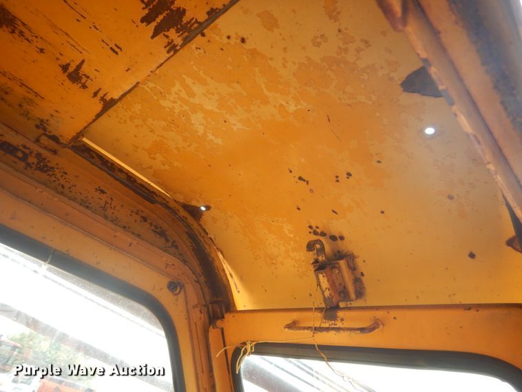 image for item KV9232 American 4260  crawler crane