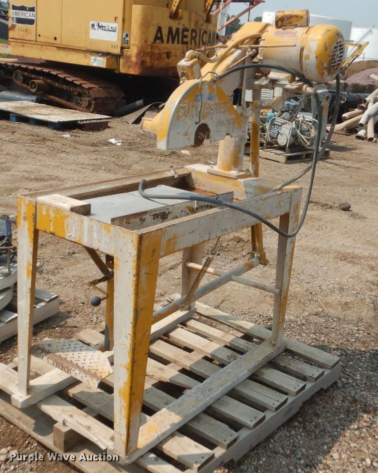 image for item KV9233 21-14 brick saw