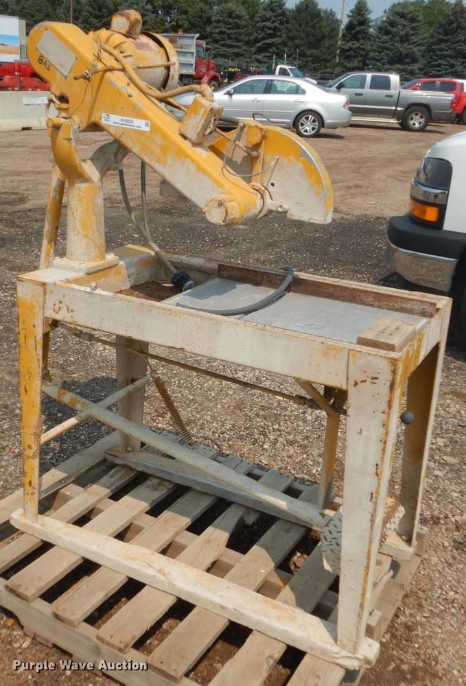 image for item KV9233 21-14 brick saw