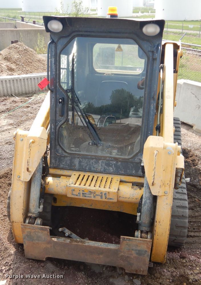 image for item KV9240 Gehl RT250  tracked skid steer loader