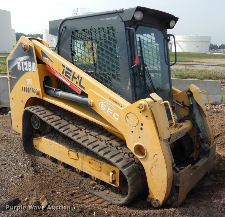 image for item KV9240 Gehl RT250  tracked skid steer loader