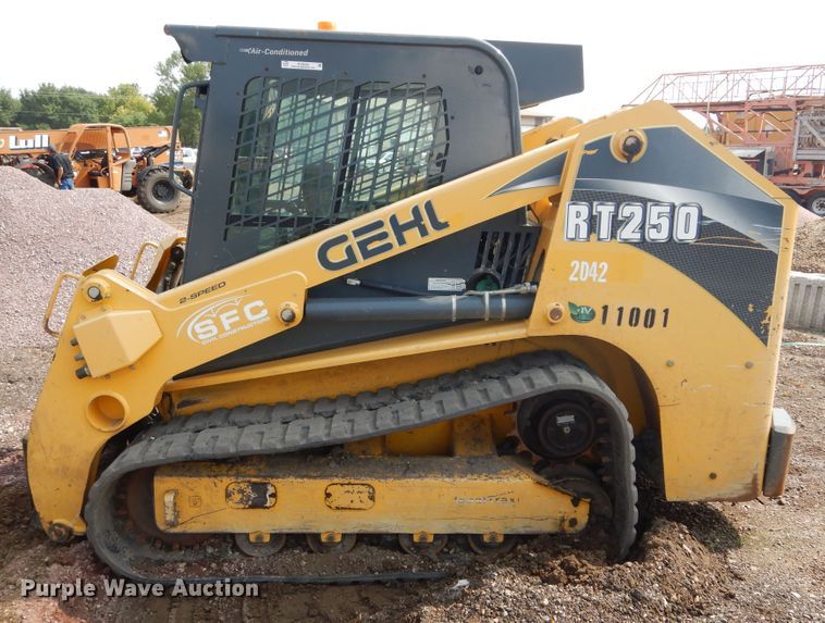image for item KV9240 Gehl RT250  tracked skid steer loader