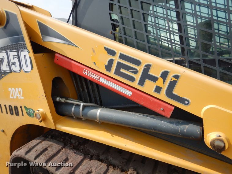 image for item KV9240 Gehl RT250  tracked skid steer loader