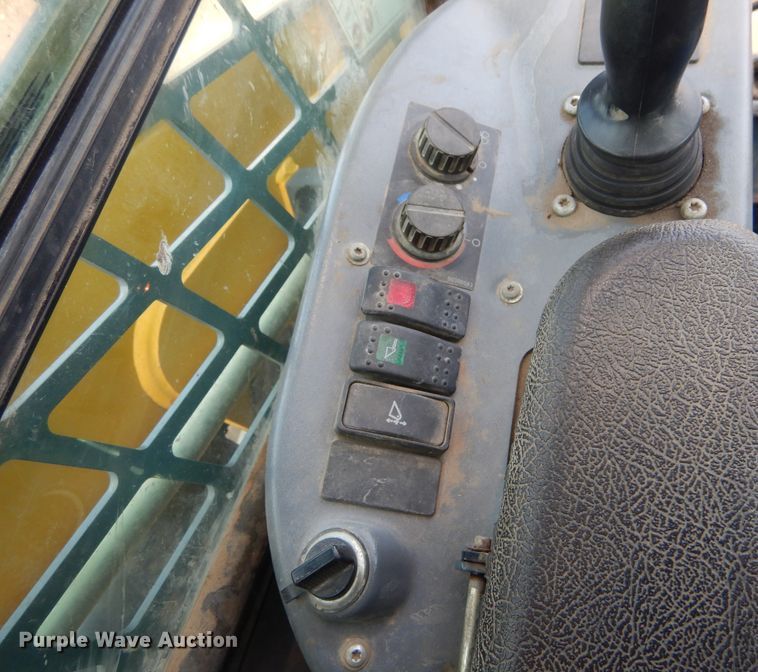 image for item KV9240 Gehl RT250  tracked skid steer loader