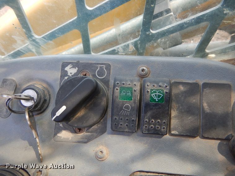 image for item KV9240 Gehl RT250  tracked skid steer loader