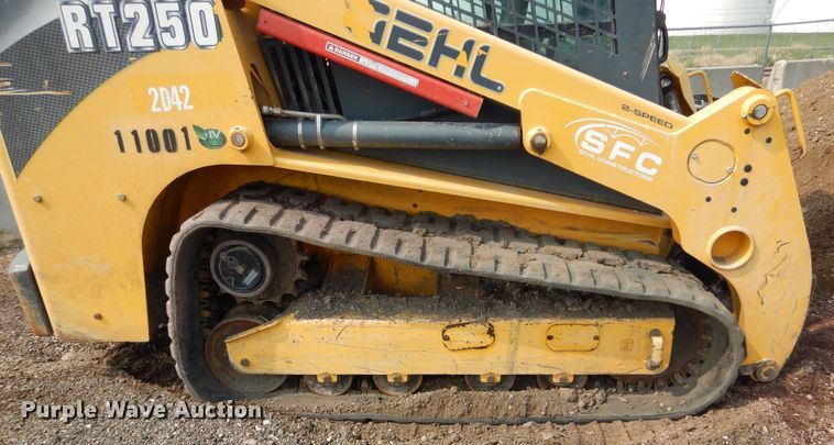 image for item KV9240 Gehl RT250  tracked skid steer loader