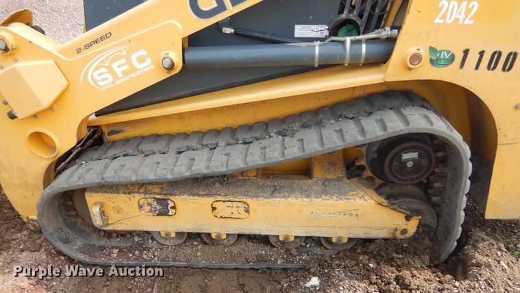 image for item KV9240 Gehl RT250  tracked skid steer loader